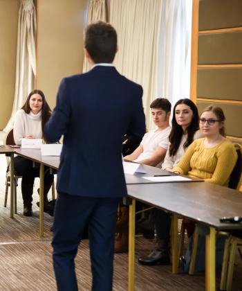 Start pentru cursul Real Estate Business Management. Specialiștii IULIUS pregătesc studenții FEAA pentru primul pas în carieră